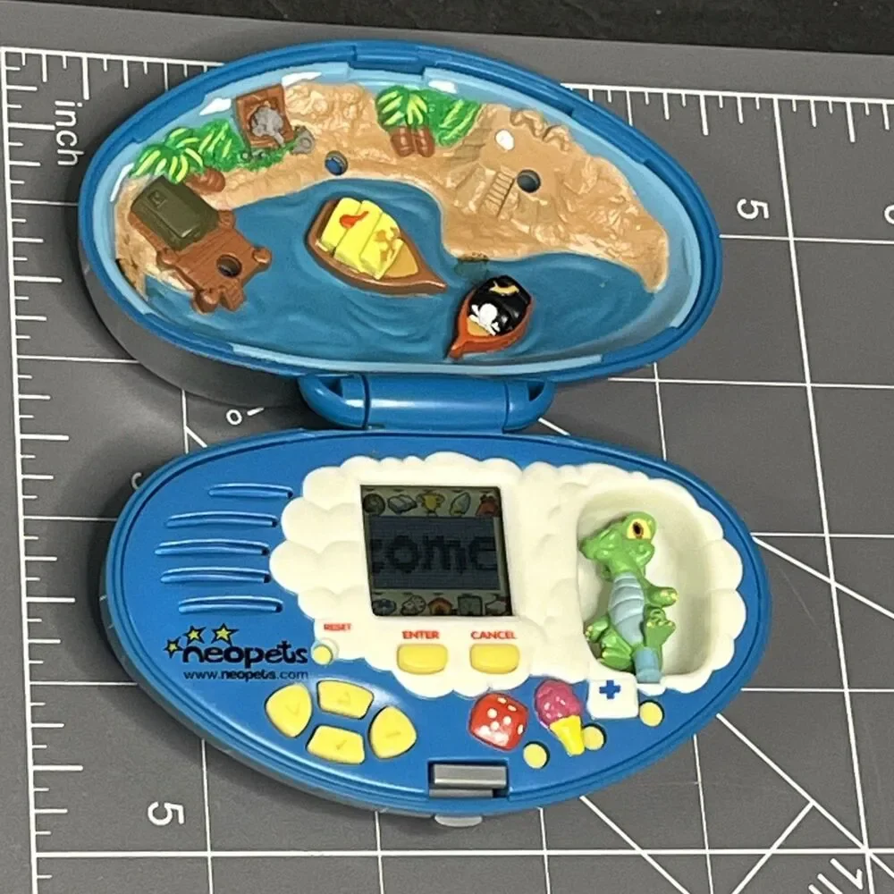 2002 Y2K Tiger Electronics Neopets Pocket Game Pet Krawk Works New Batteries